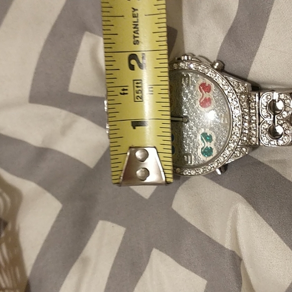 Beautiful Quartz Silver Crystal Watch! - Picture 11 of 13